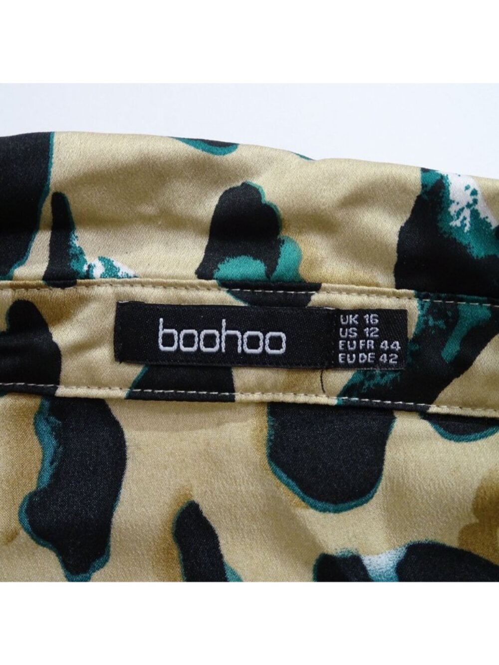 Boohoo Animal Print Button Up Collared Blouse Tan Long Sleeve Size 12 Office - Picture 5 of 10